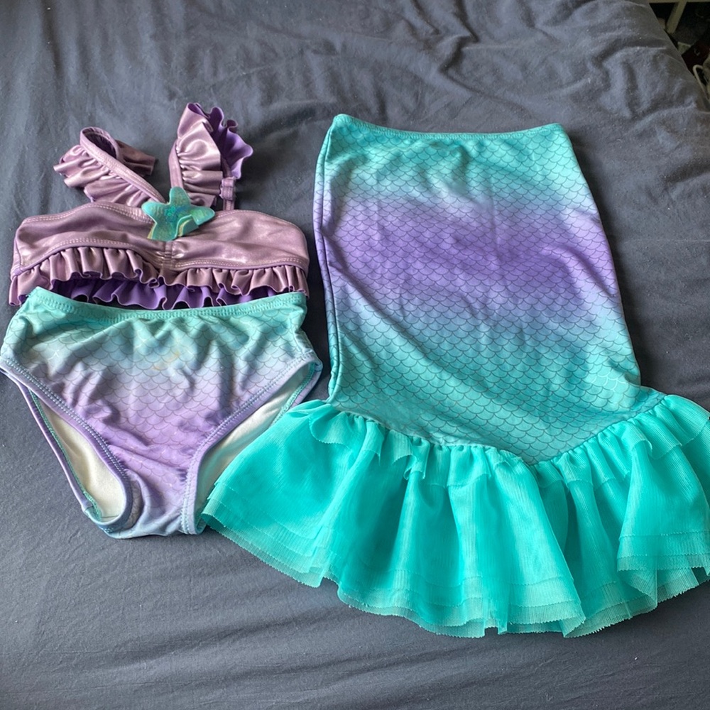 Bathing suit